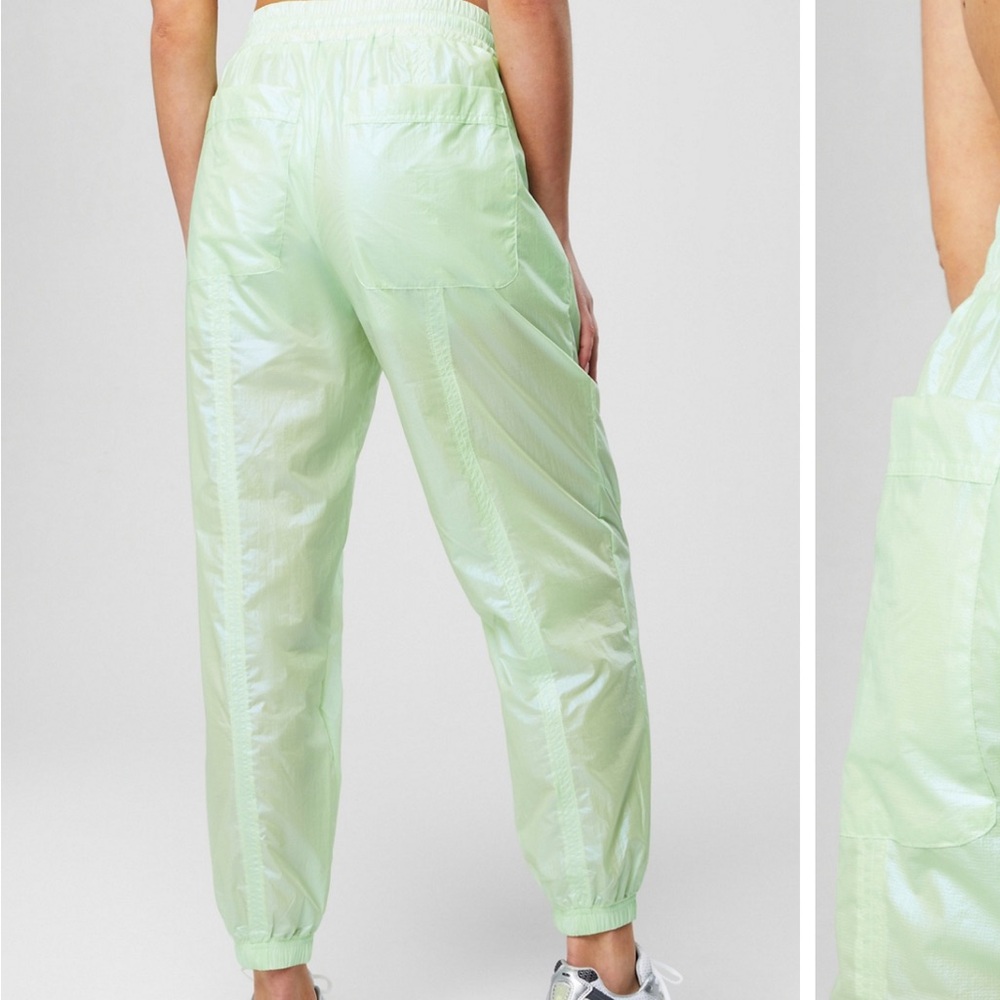 NWOT Fabletics Ripstop sheer Jogger parachute pants in cool mint green - Picture 11 of 11